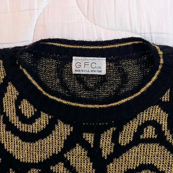 Gold and Black sparkling vintage 80s/90s sweater!